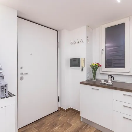 San Domenico Leon Bea Apartmán *